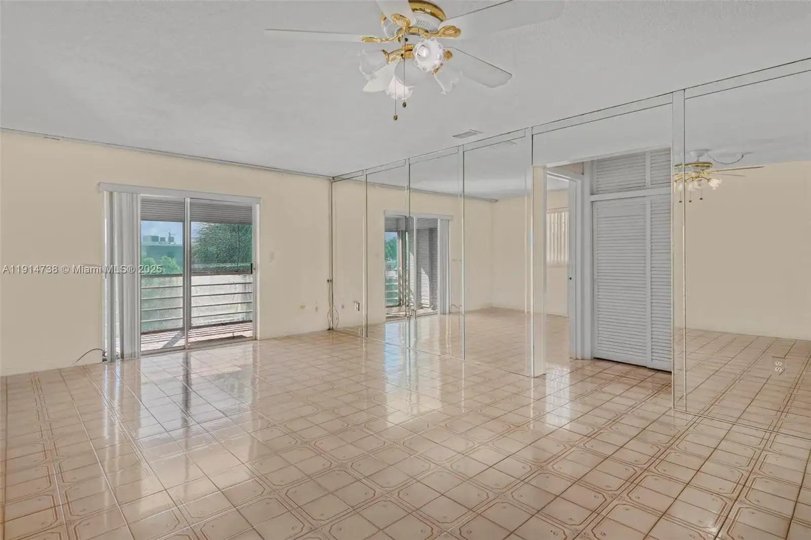 17000 NE 14th Ave # 301, North Miami Beach FL 33162 photo 5