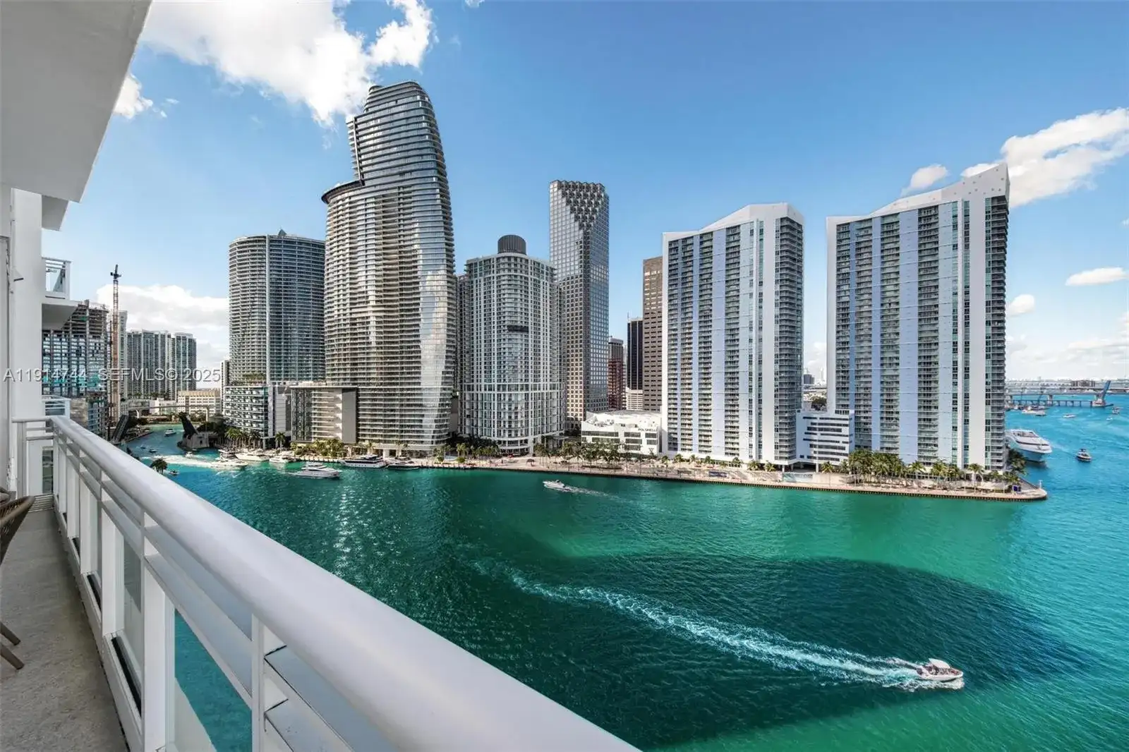 900 Brickell Key Blvd # 1403, Miami FL 33131 photo 5