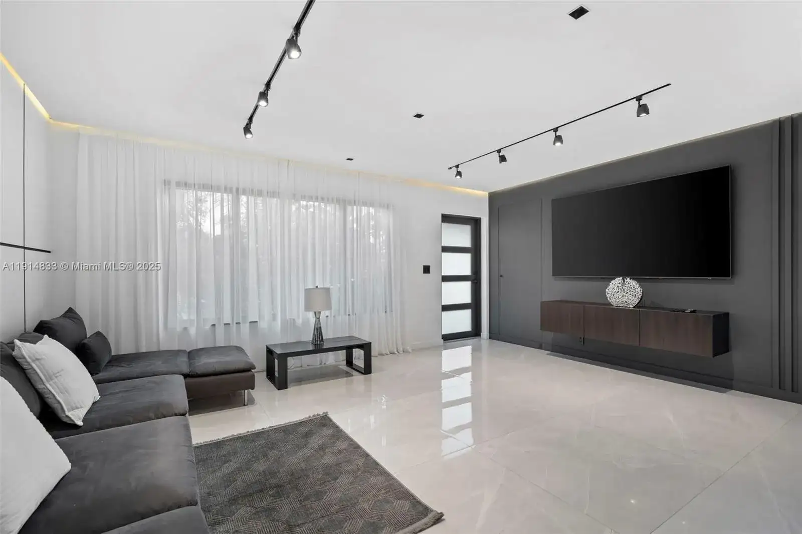 1101 N 14th Ave, Hollywood FL 33020 photo 3