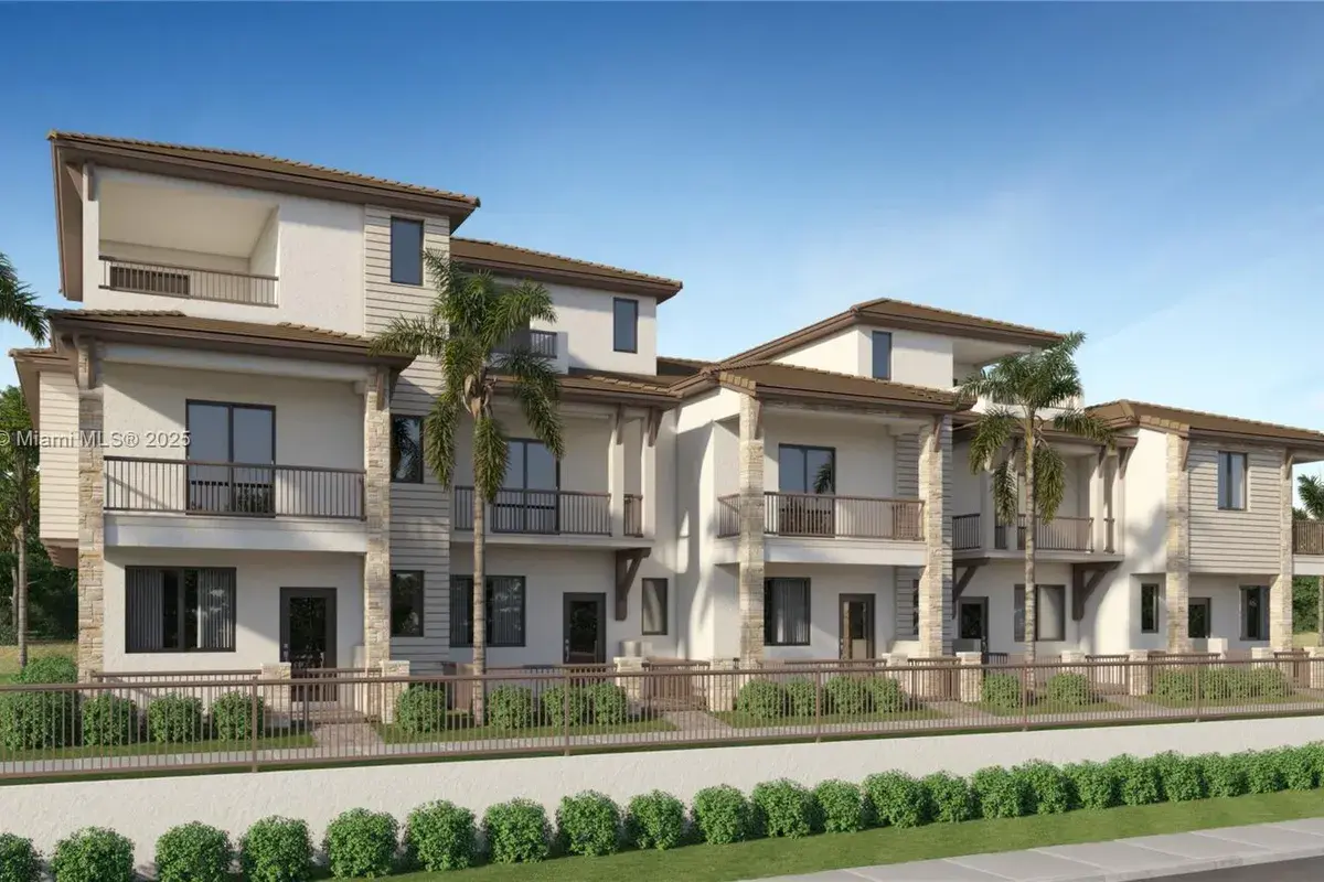 2572 NE 16 Avenue, Wilton Manors FL 33305