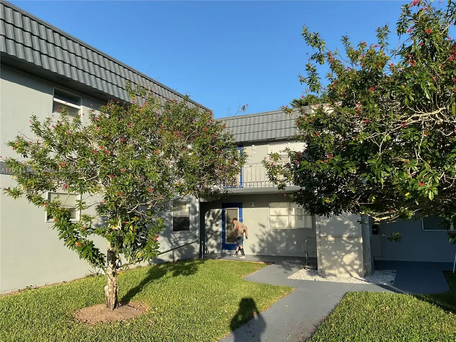 516 Saxony K # 516, Delray Beach FL 33446 photo 3