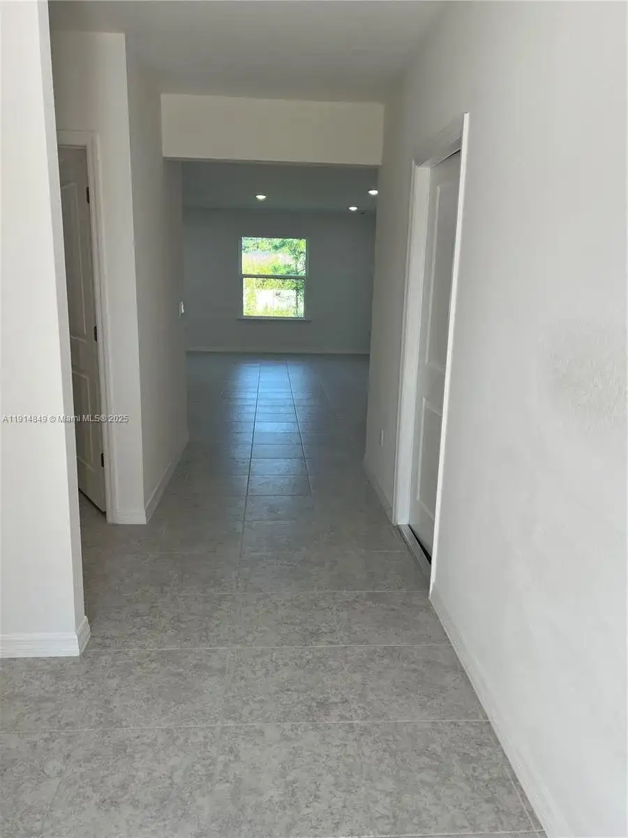 55 Douglas Ave S, Other City - In The State Of Florida FL 33976 photo 4