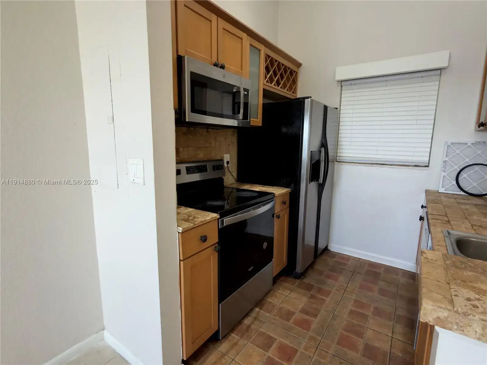 2831 N Oakland Forest Dr # 304, Oakland Park FL 33309 photo 3