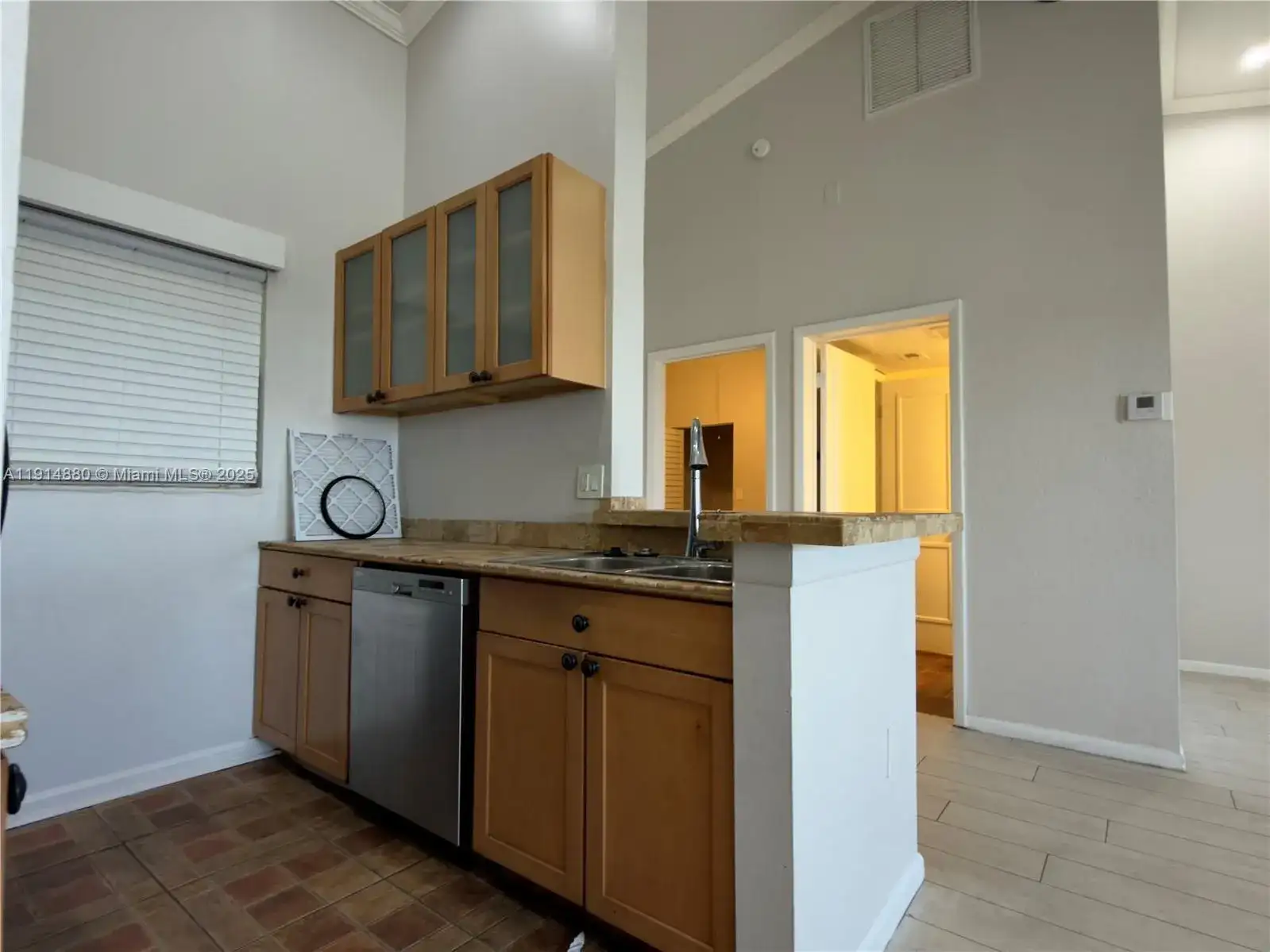 2831 N Oakland Forest Dr # 304, Oakland Park FL 33309 photo 4