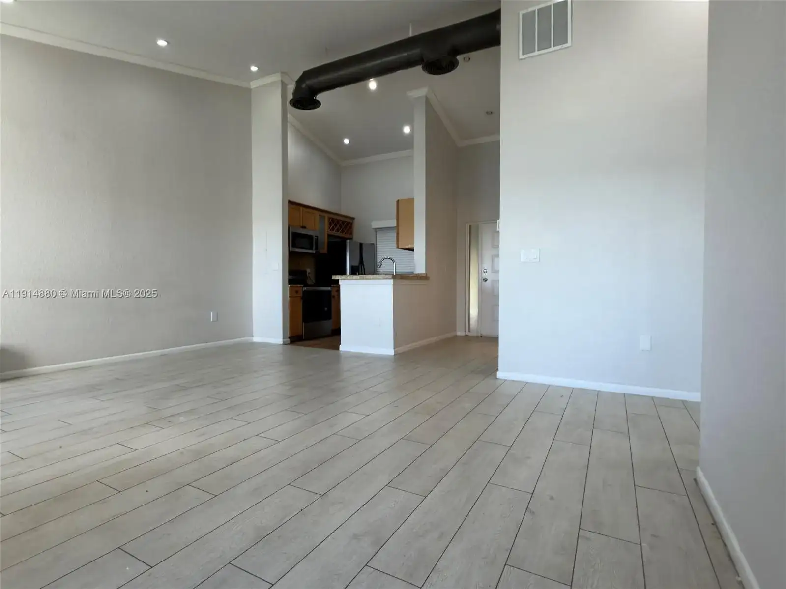 2831 N Oakland Forest Dr # 304, Oakland Park FL 33309 photo 5