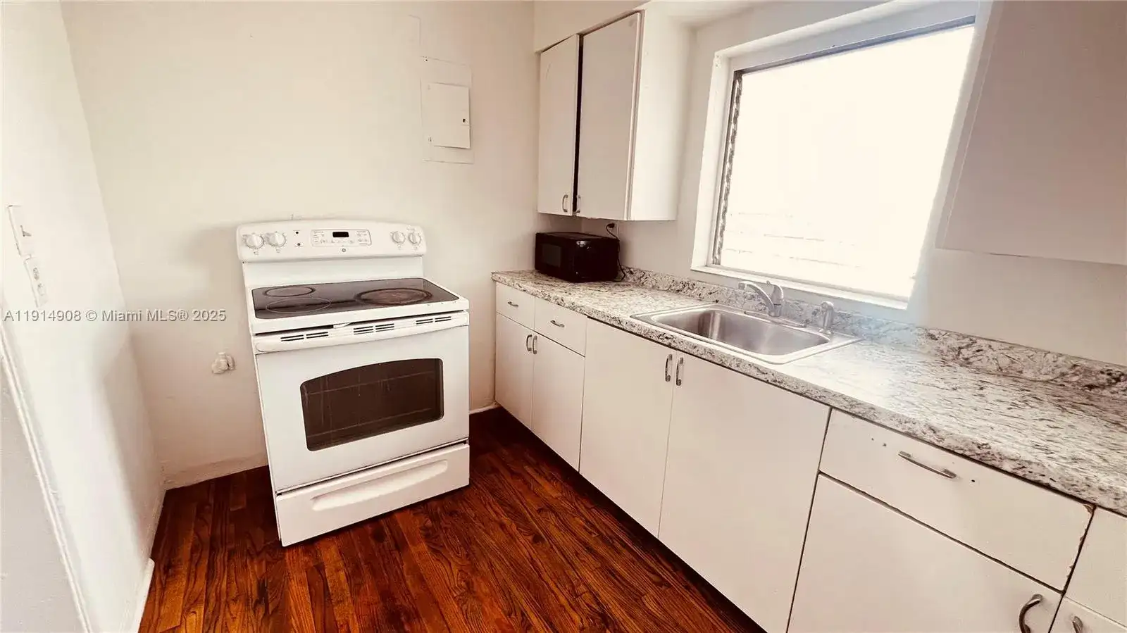 1845 Bay Rd # U, Miami Beach FL 33139 photo 4