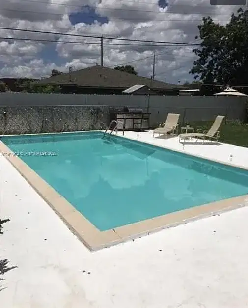 2125 NW 126th St, Miami FL 33167 photo 4