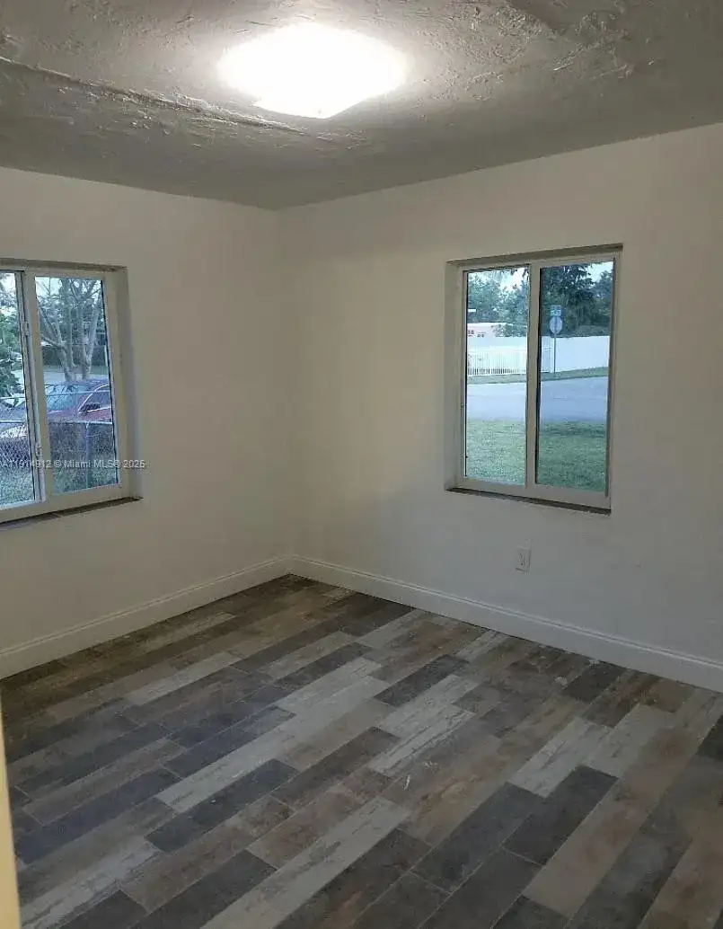 2125 NW 126th St, Miami FL 33167 photo 5