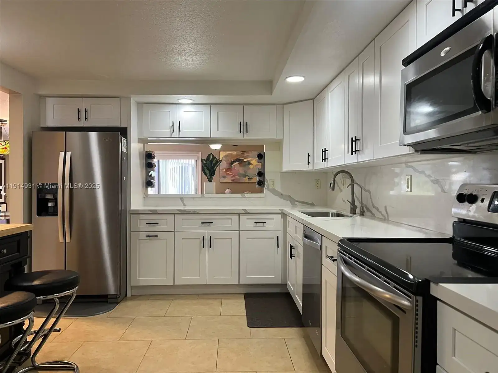 9894 Fairway Cove Ln, Plantation FL 33324 photo 3