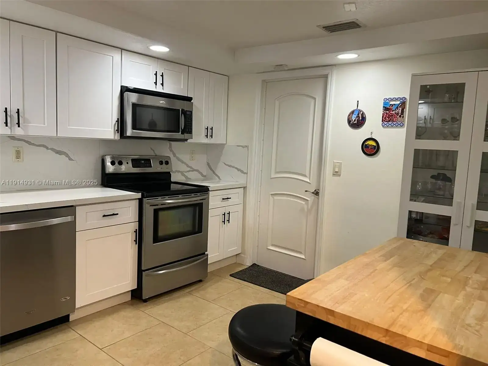 9894 Fairway Cove Ln, Plantation FL 33324 photo 5