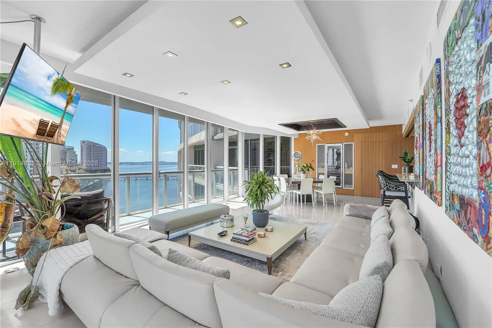 3 bedroom 2 bath Residential for sale at 465 Brickell Ave # 1001, Miami FL 33131