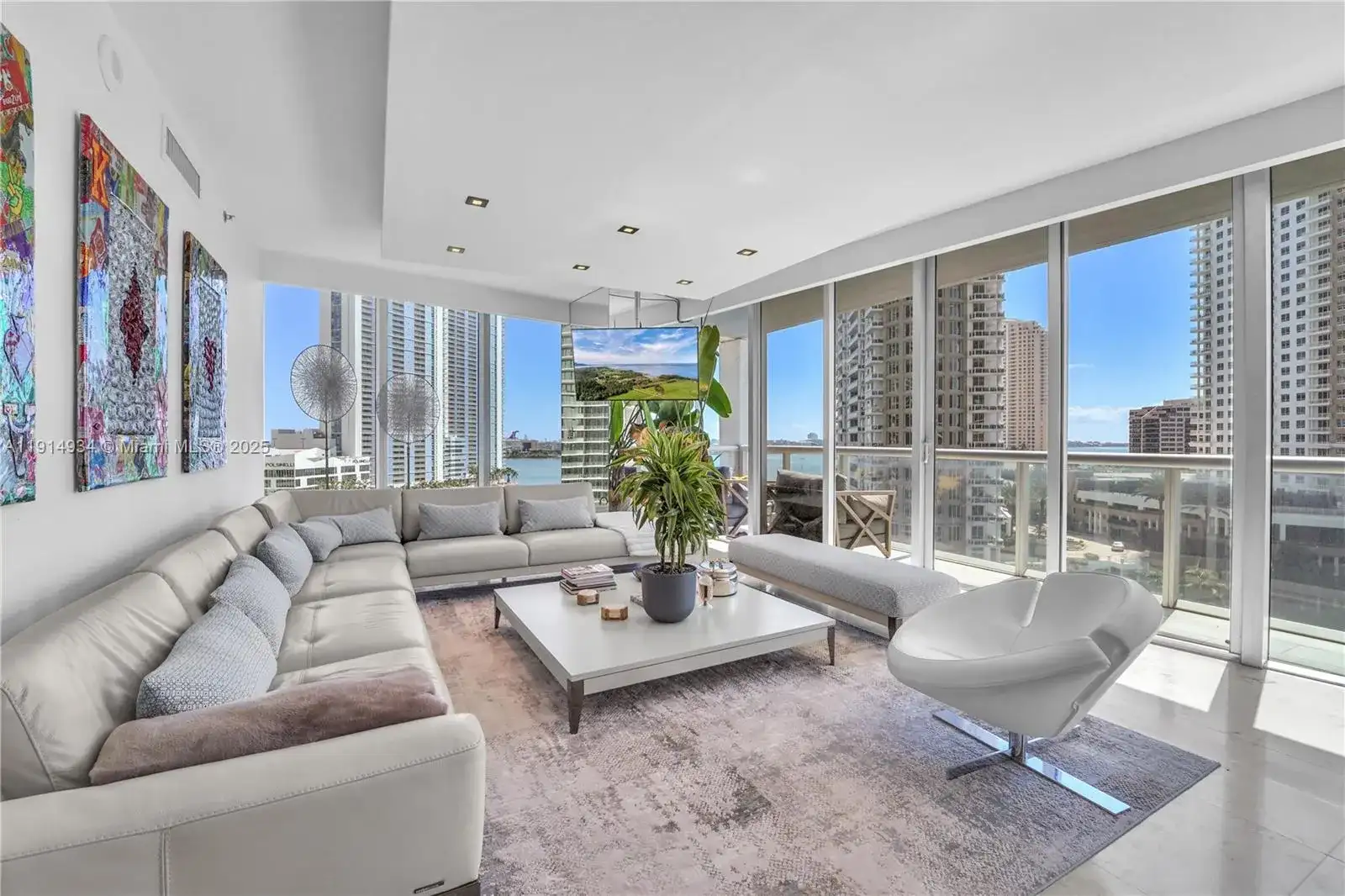 465 Brickell Ave # 1001, Miami FL 33131 photo 2