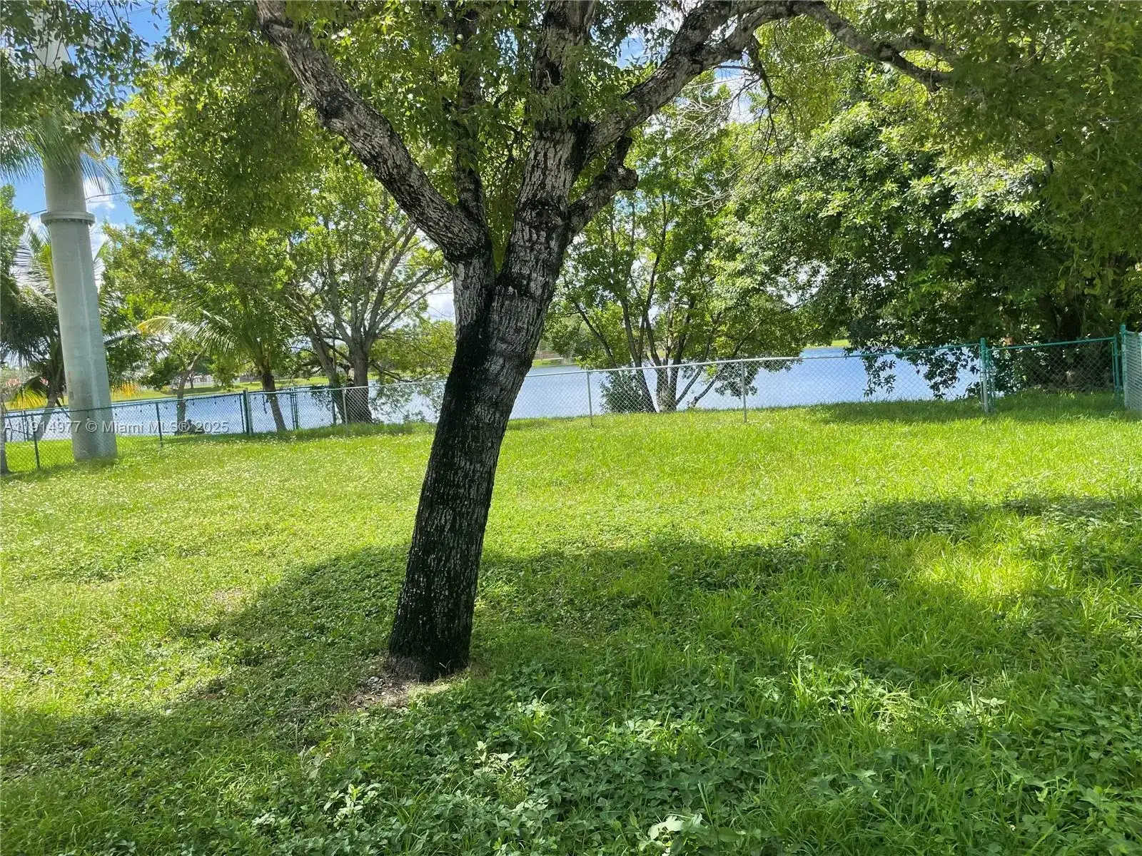 1352 SE 16th Ave, Homestead FL 33035 photo 3