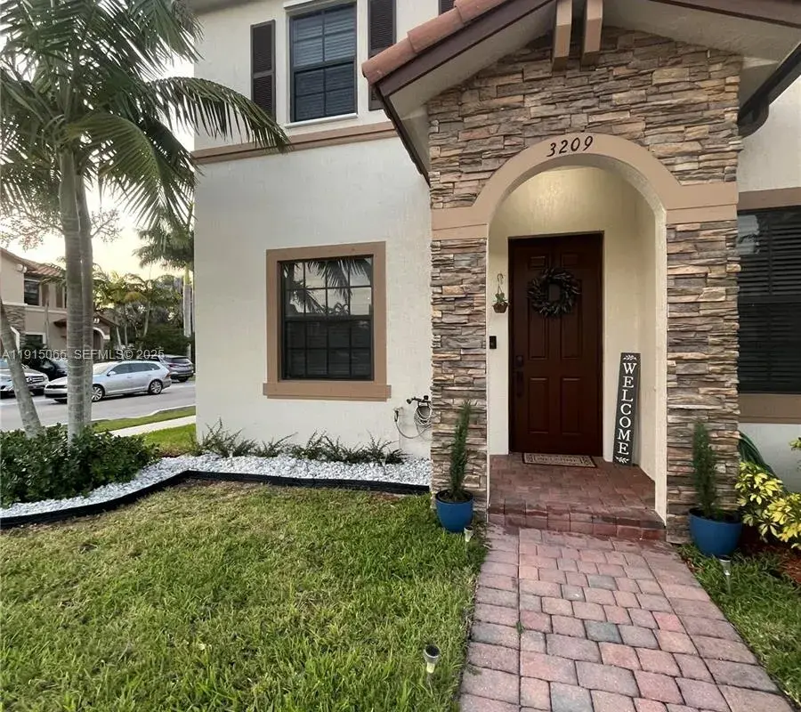 3209 SE 4th Ct, Homestead FL 33033