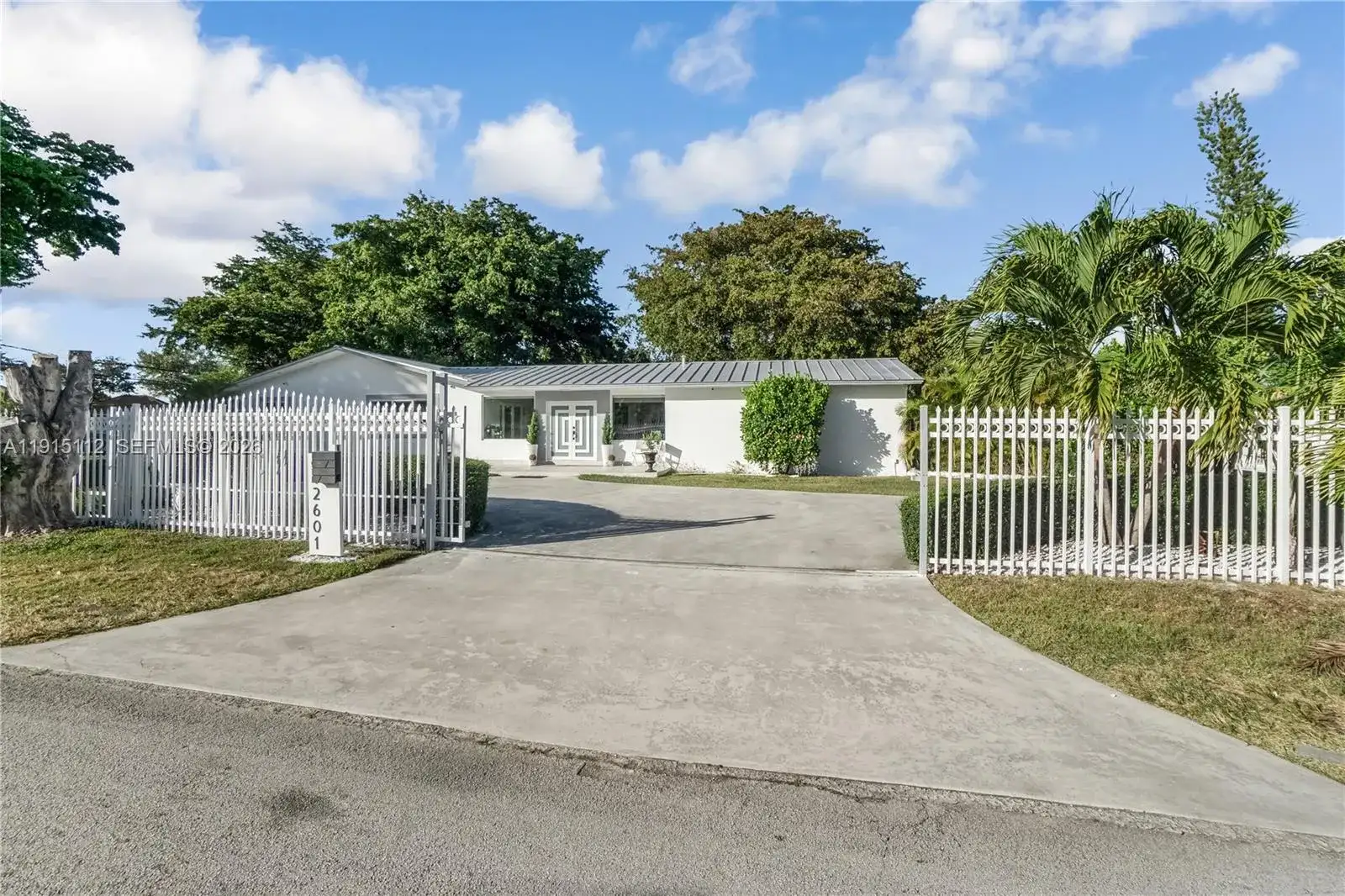 12601 SW 204th St, Miami FL 33177 photo 5