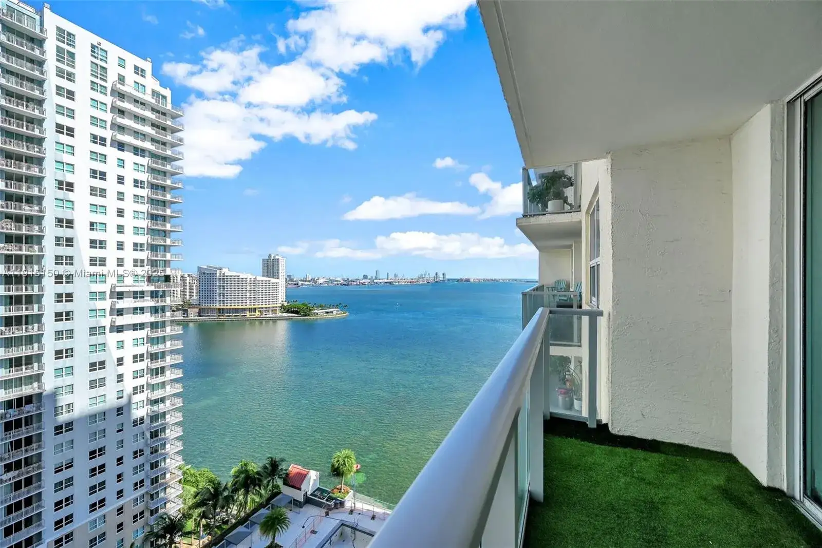 1155 Brickell Bay Dr # 2004, Miami FL 33131 photo 2