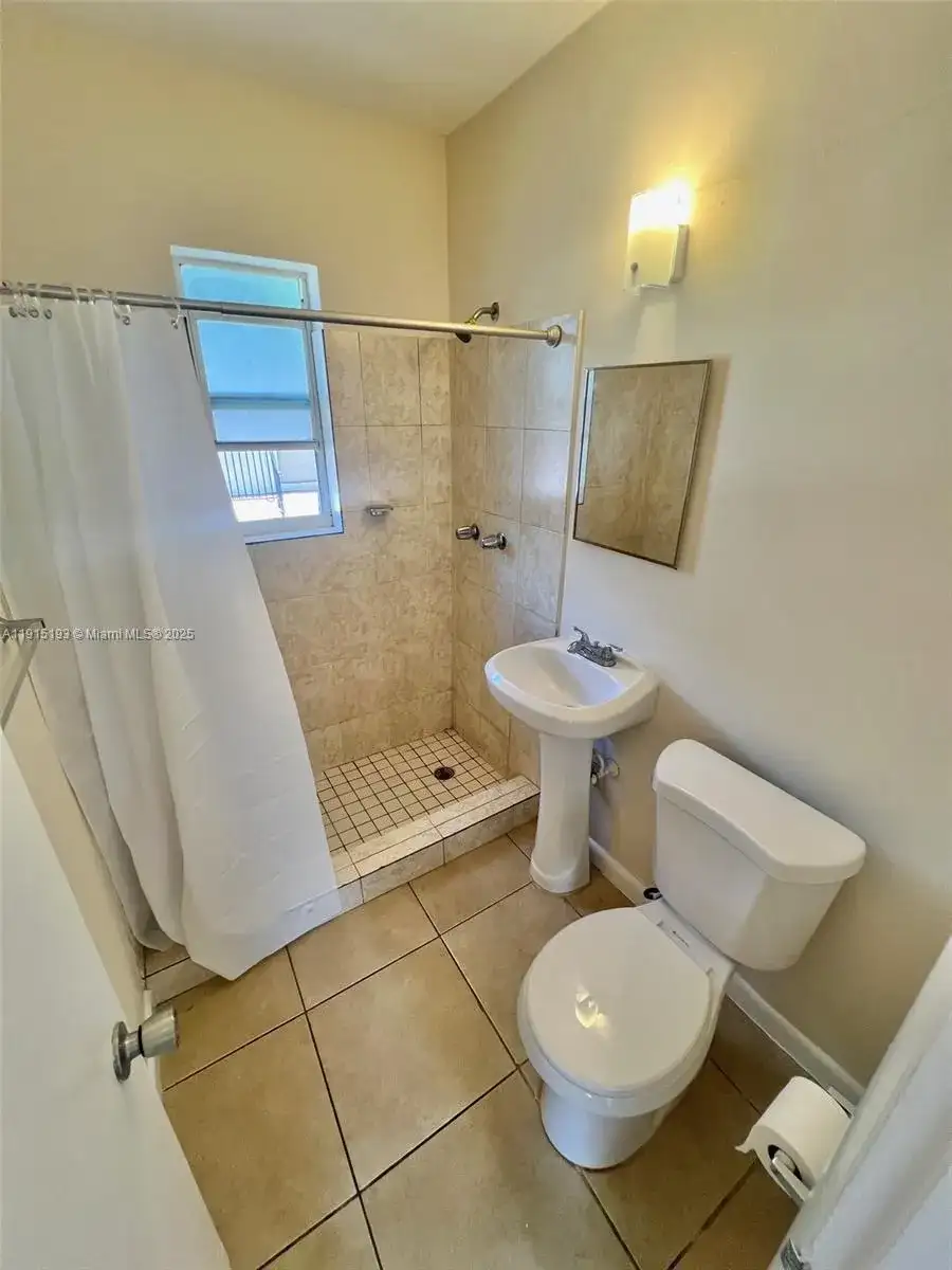 690 NE 85th St # 3D, Miami FL 33138 photo 4