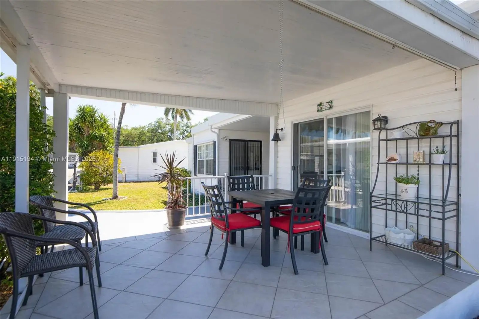 112 Lake Shore Dr, Pembroke Park FL 33009 photo 5