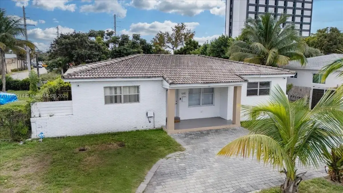 640 NE 168th St, North Miami Beach FL 33162
