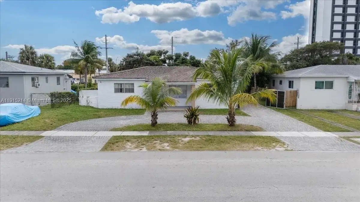 640 NE 168th St, North Miami Beach FL 33162 photo 3