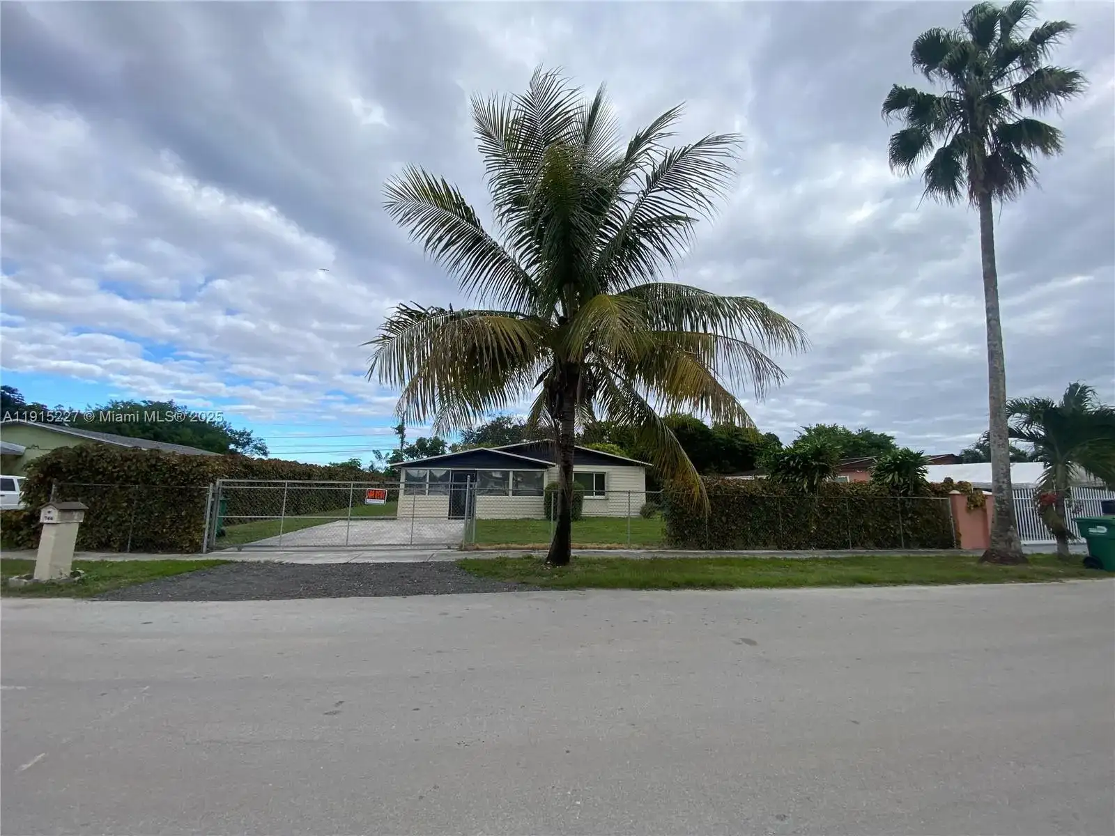 746 NW 3rd St, Florida City FL 33034 photo 4