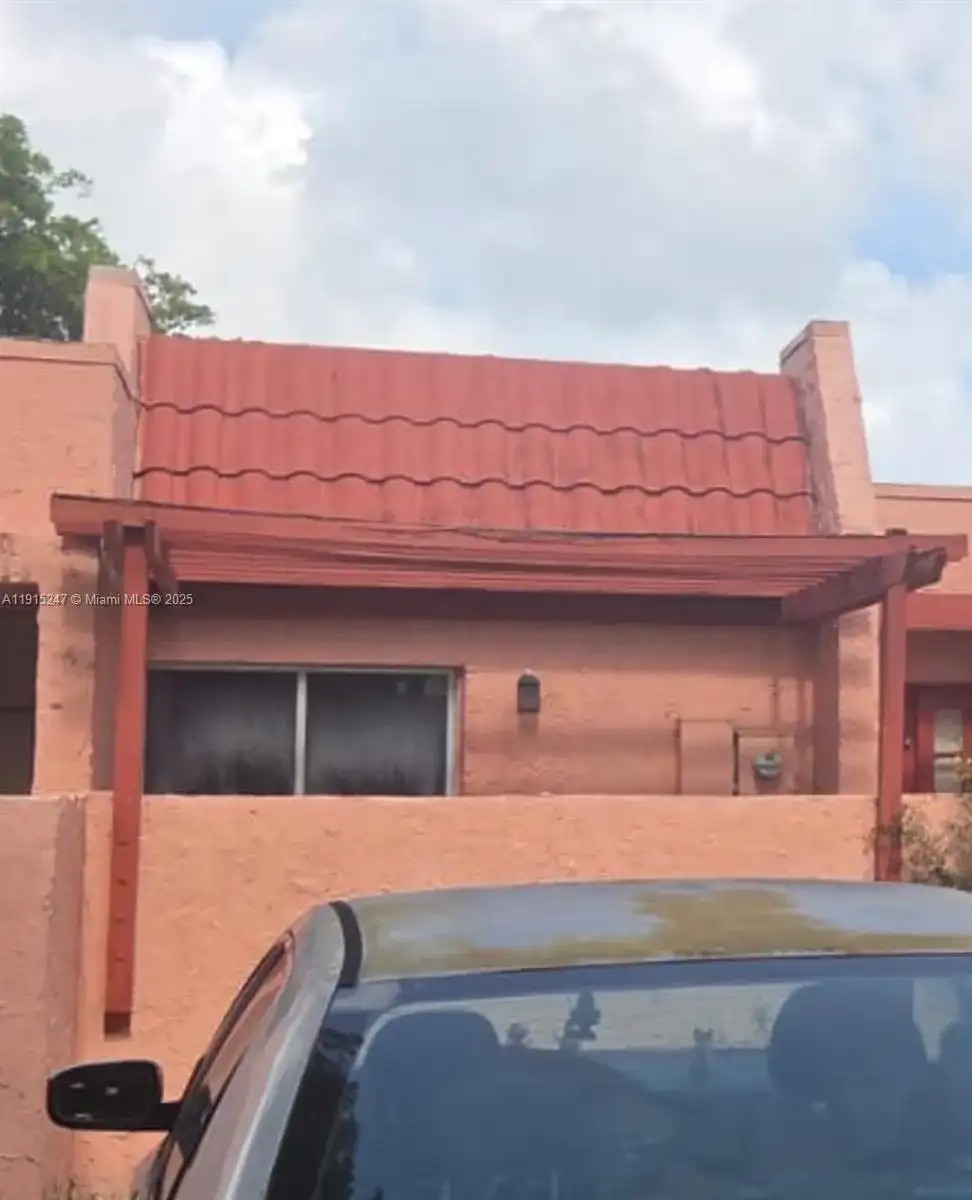 1524 NW 56th Ave # 7, Lauderhill FL 33313