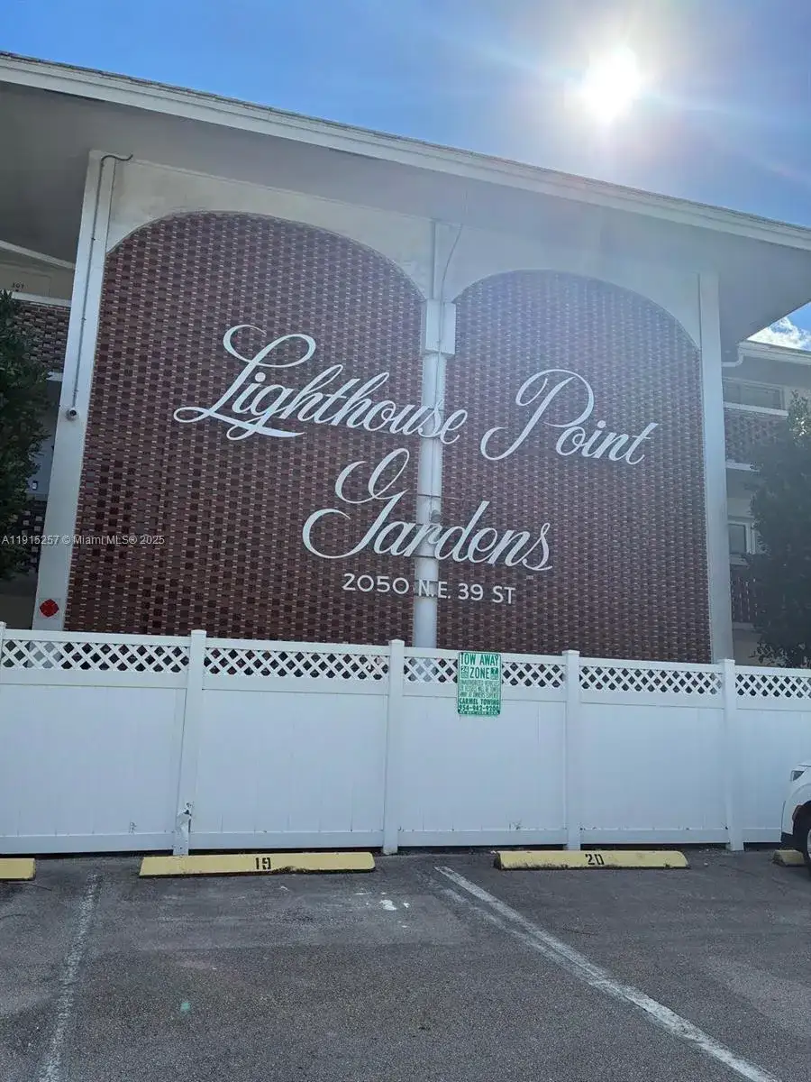 2050 NE 39th St # 311, Lighthouse Point FL 33064