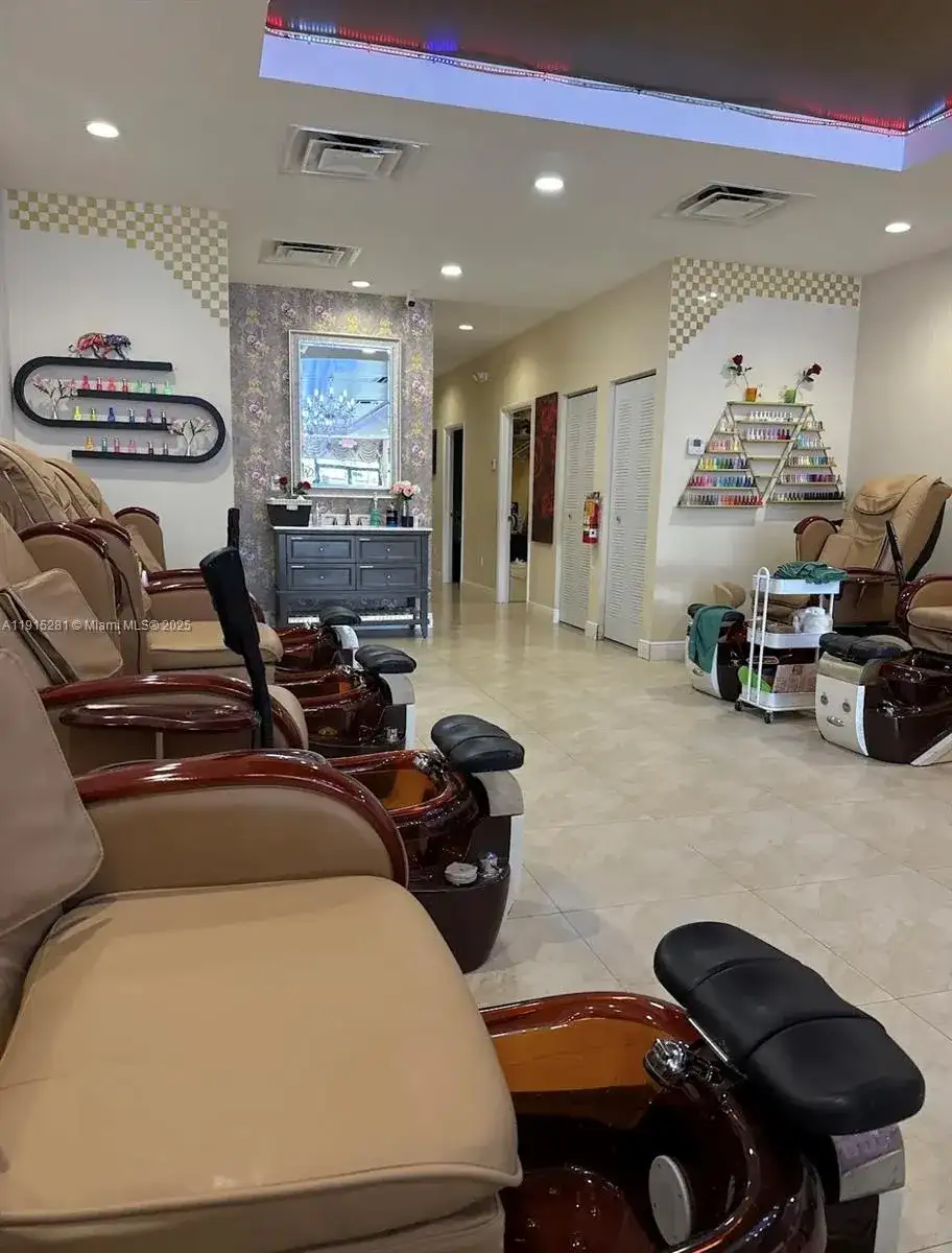 9846 SW 40th St, Miami FL 33165 photo 4
