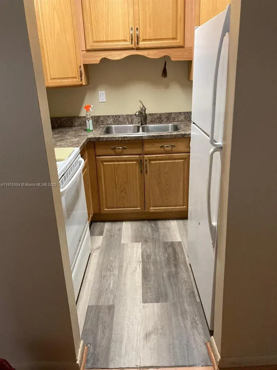 3045 NW 118th Dr # F, Coral Springs FL 33065