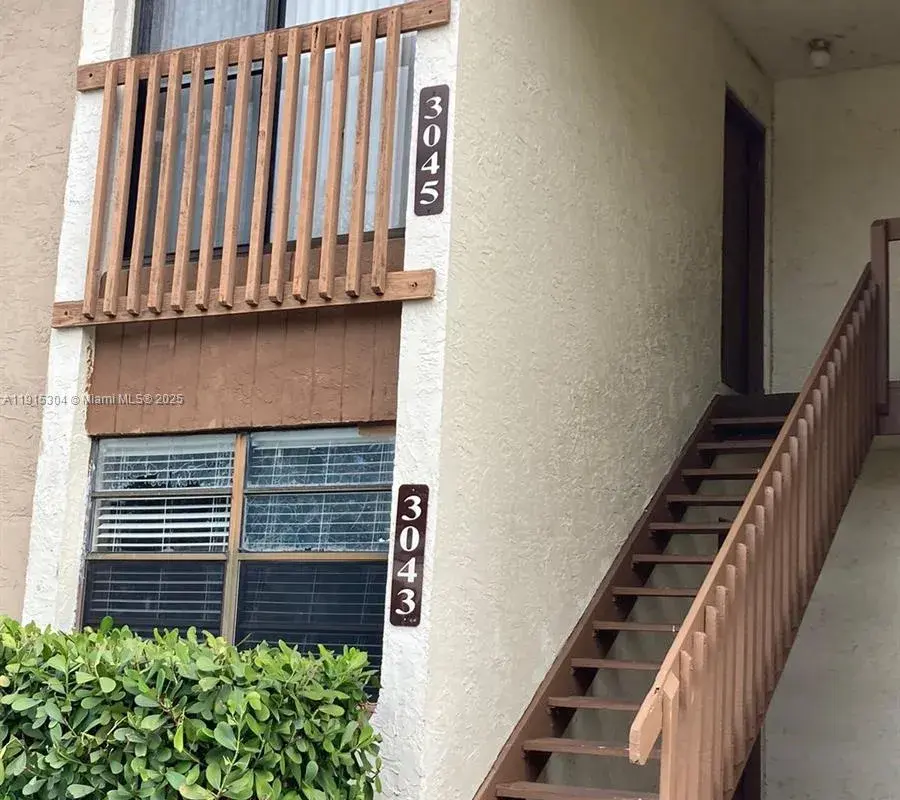 3045 NW 118th Dr # F, Coral Springs FL 33065