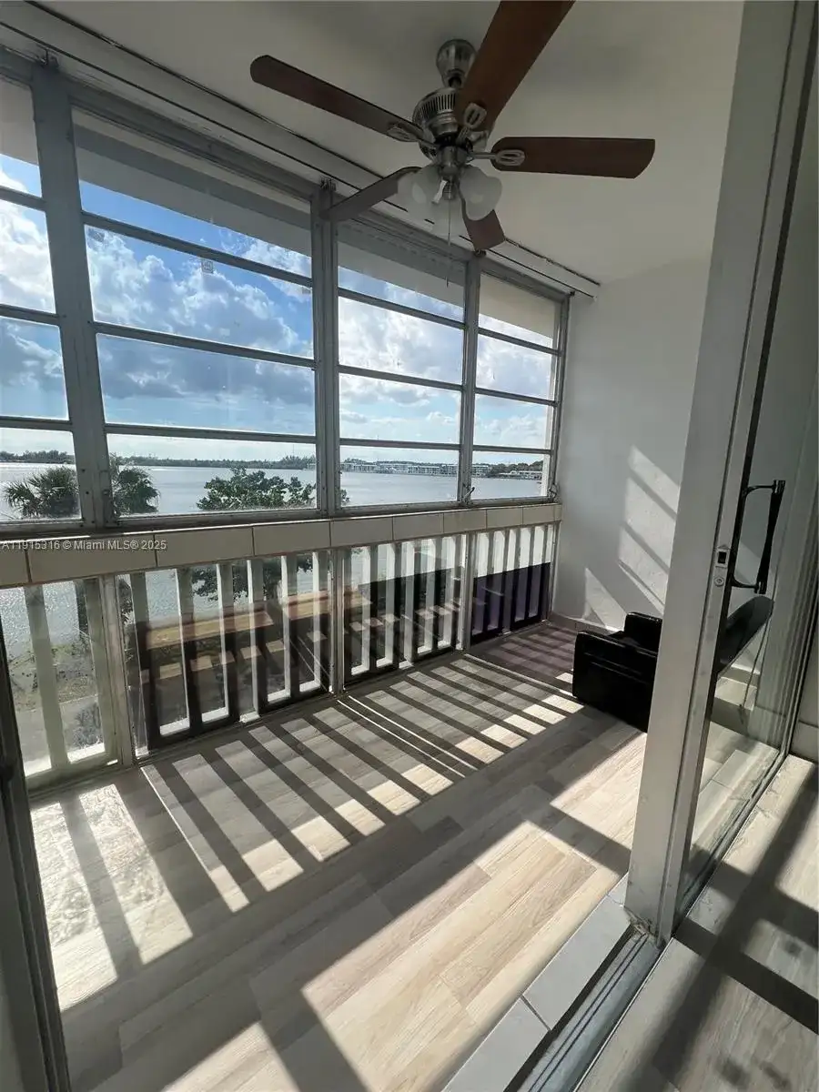 18601 NE 14th Ave # 407, Miami FL 33179 photo 5