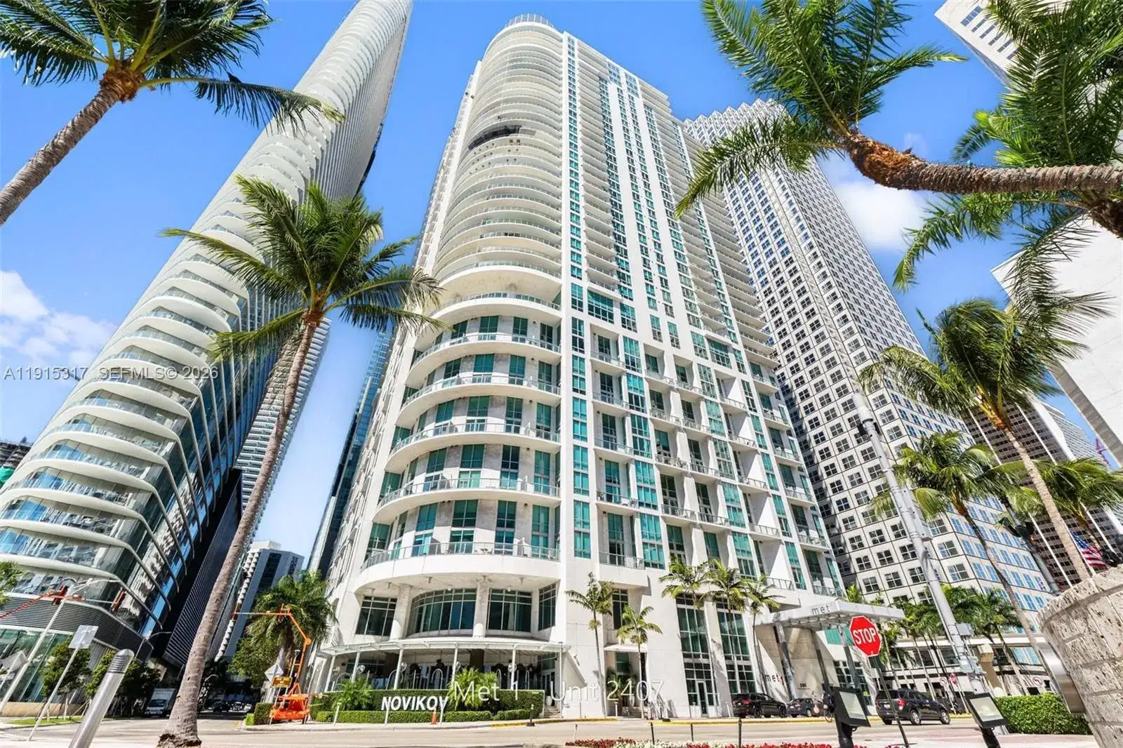 300 S Biscayne Blvd # 2407, Miami FL 33131 photo 2