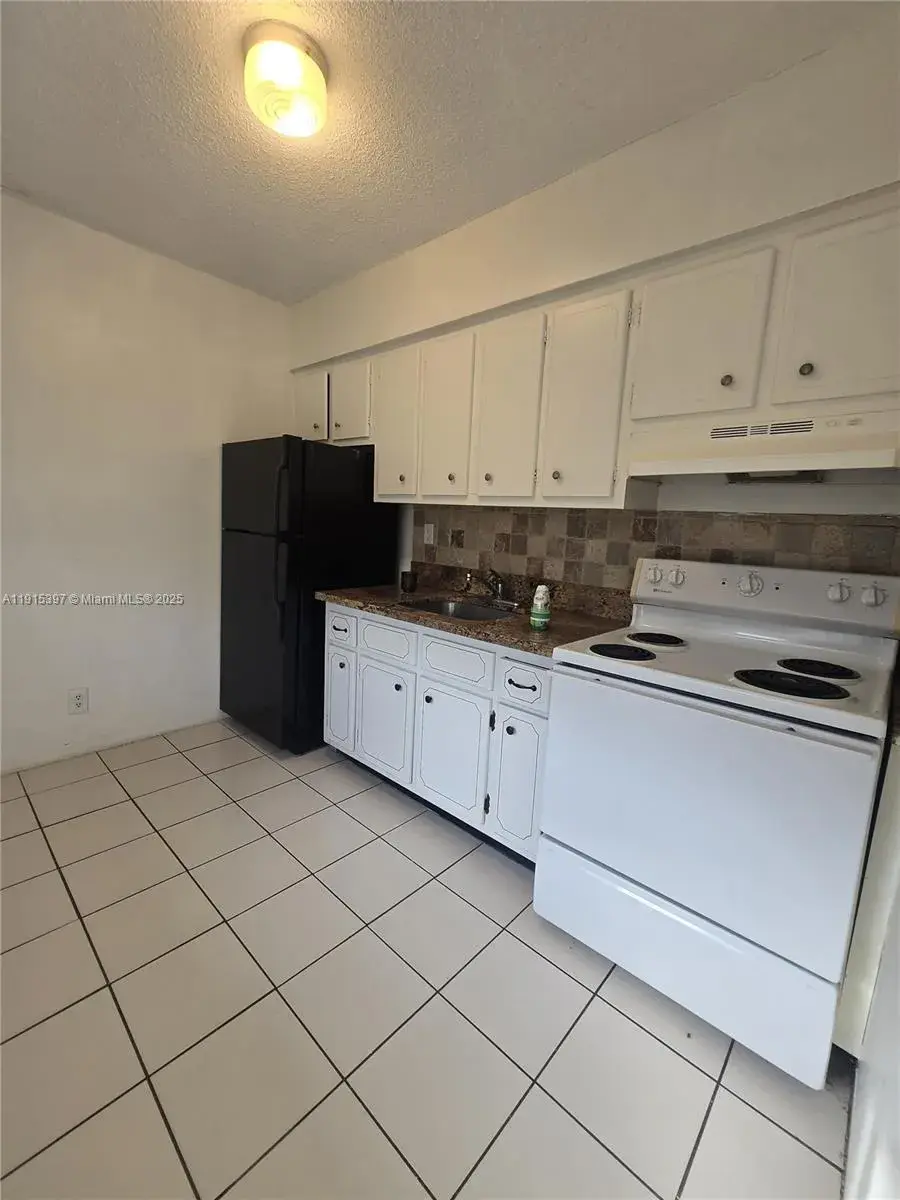 1400 N 17th Ave # 17, Hollywood FL 33020