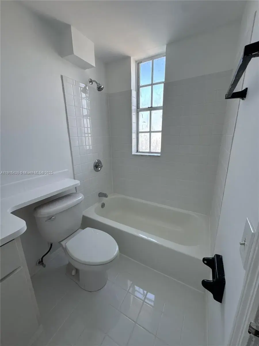 1051 Meridian Ave # 1M, Miami Beach FL 33139