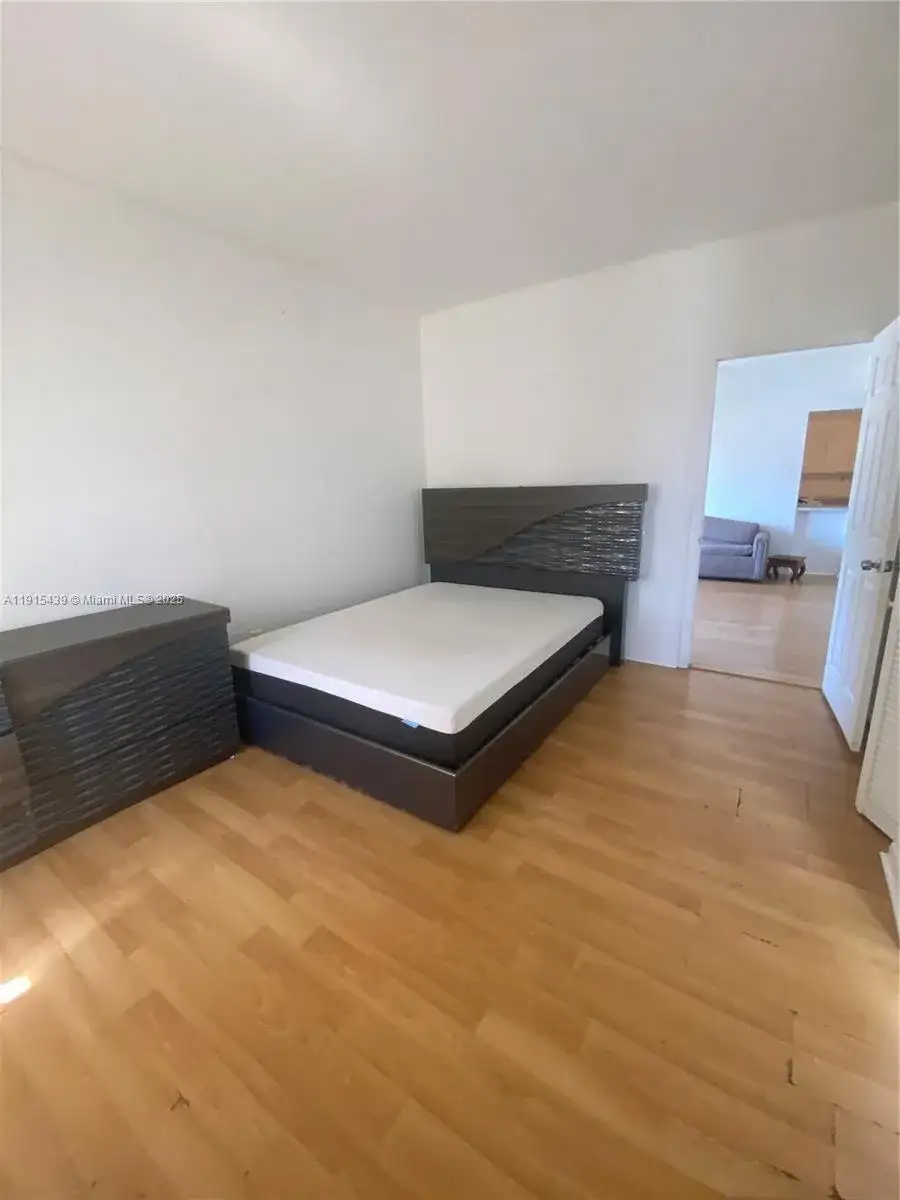 1051 Meridian Ave # 1M, Miami Beach FL 33139 photo 5