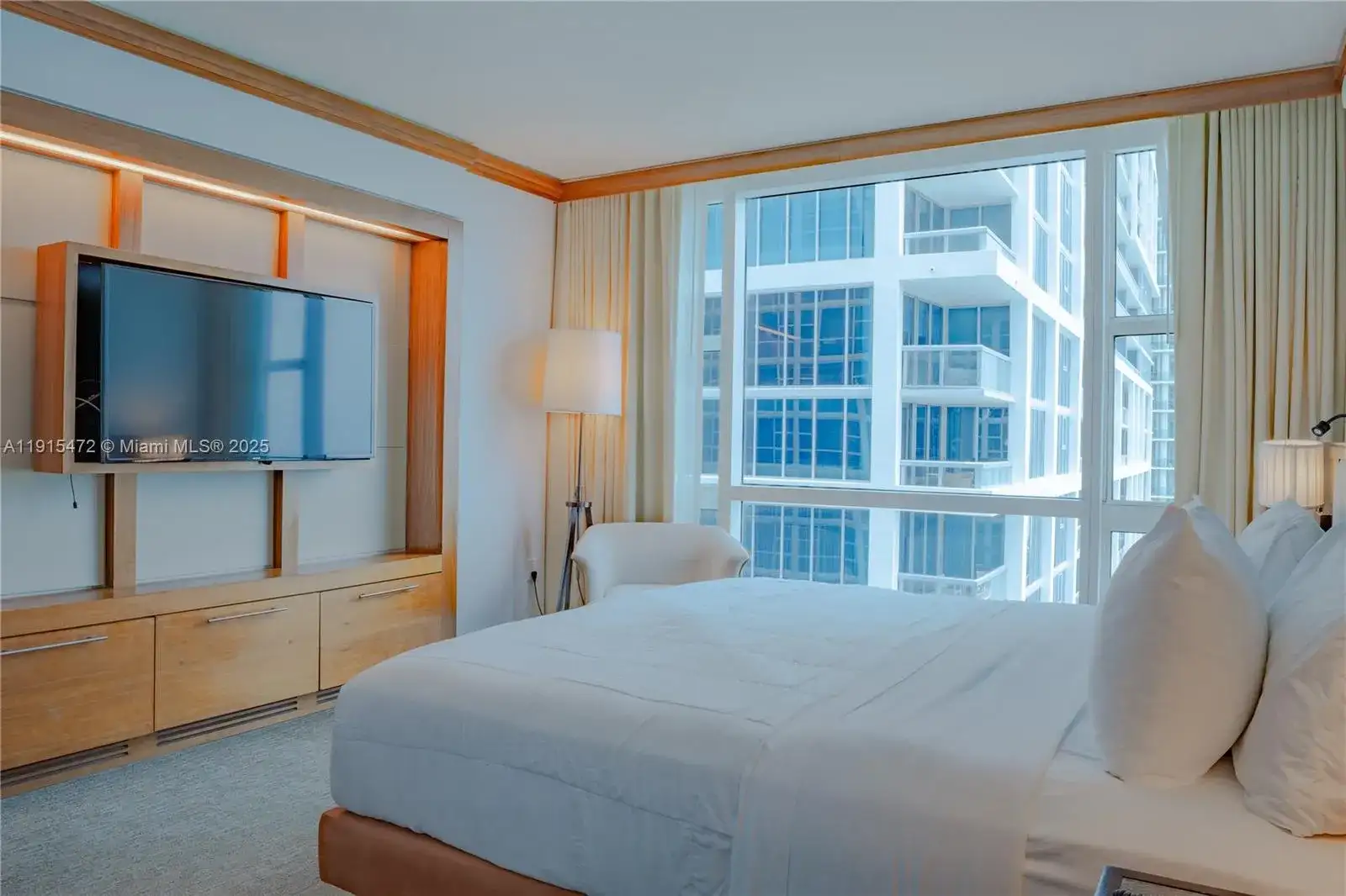 6801 Collins Ave # 1002, Miami Beach FL 33141 photo 2