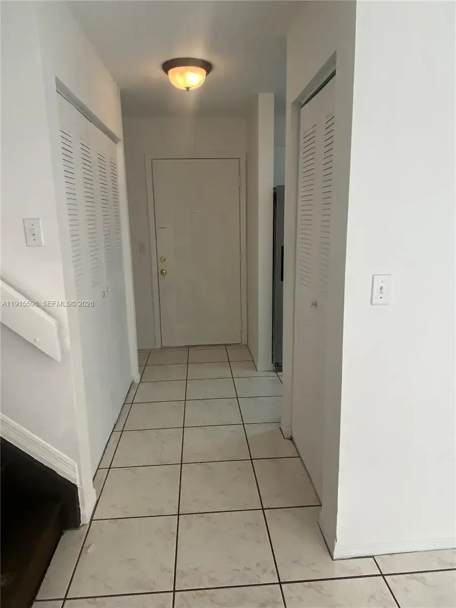 6245 Kendale Lakes Cir # 209, Miami FL 33183 photo 3