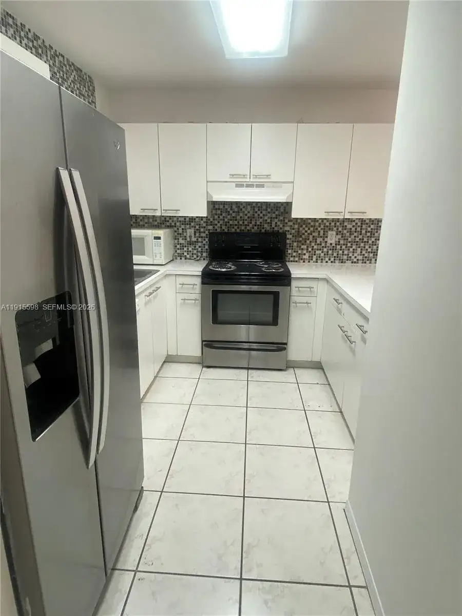 6245 Kendale Lakes Cir # 209, Miami FL 33183 photo 5