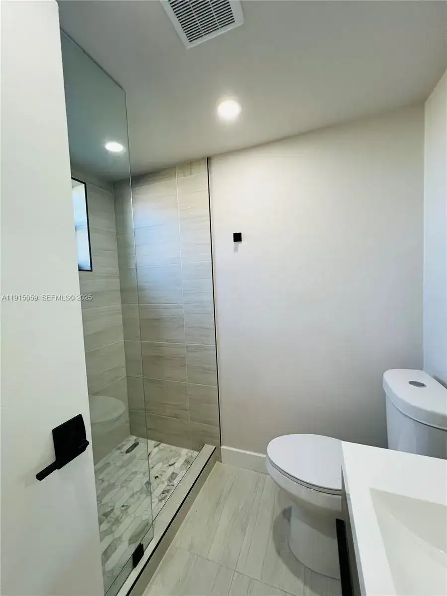 3826 SW 107th Ave # 2, Miami FL 33165 photo 5