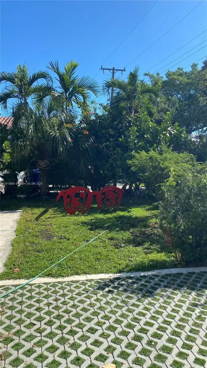 1277 SW 19th St, Miami FL 33145 photo 2