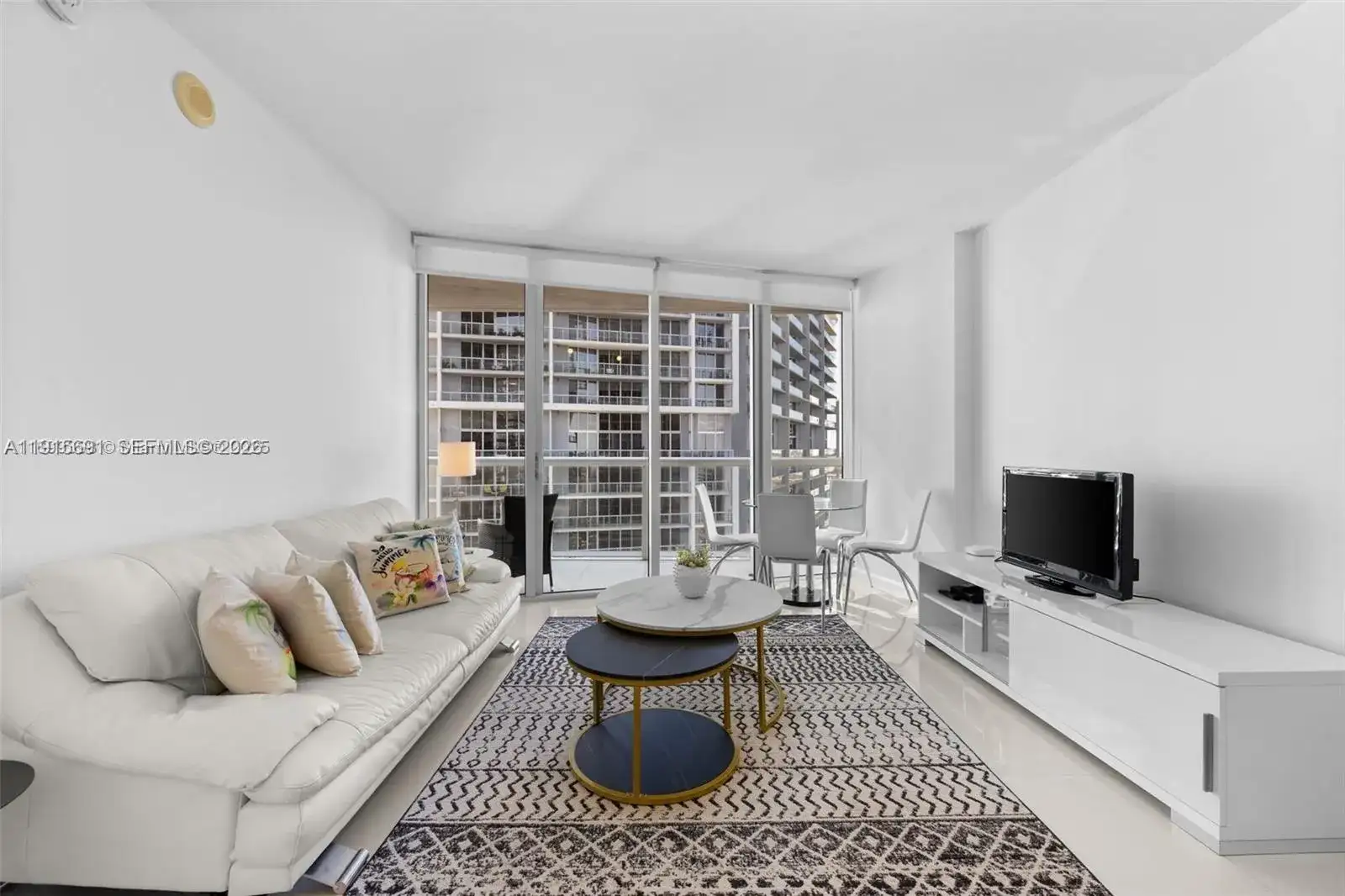 495 Brickell Ave # 2206, Miami FL 33131 photo 5