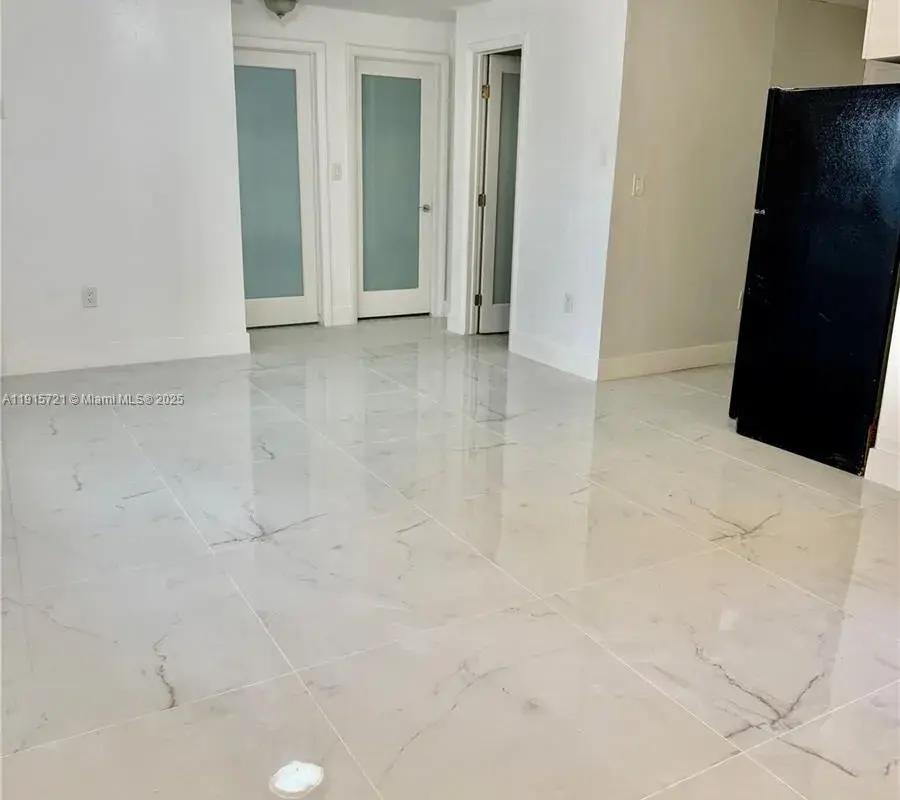 2154 NW 61st St, Miami FL 33142