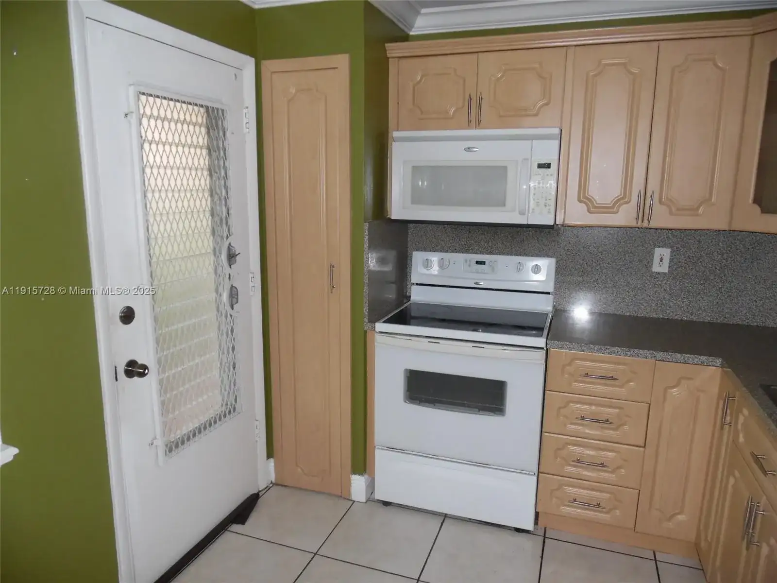 1501 NE 191st St # C107, Miami FL 33179 photo 3