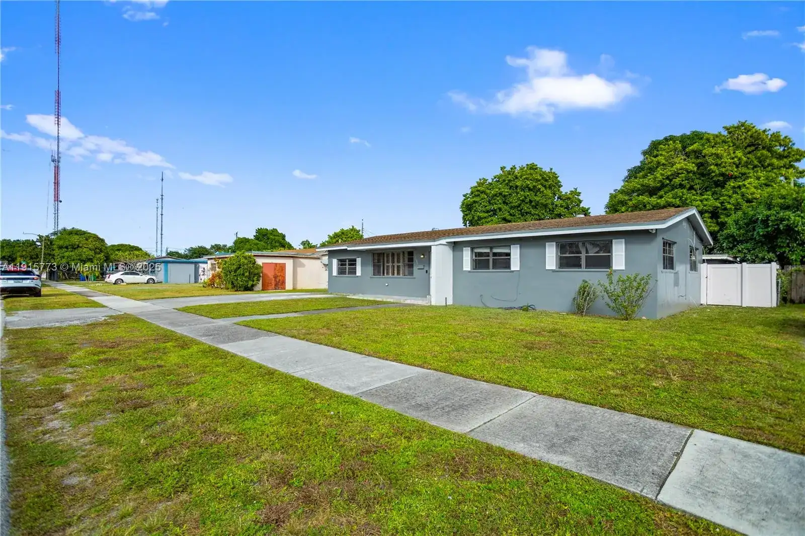 19631 NW 6th Ct, Miami Gardens FL 33169 photo 3