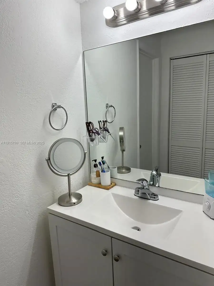 18890 NW 57th Ave # 210, Hialeah FL 33015 photo 2