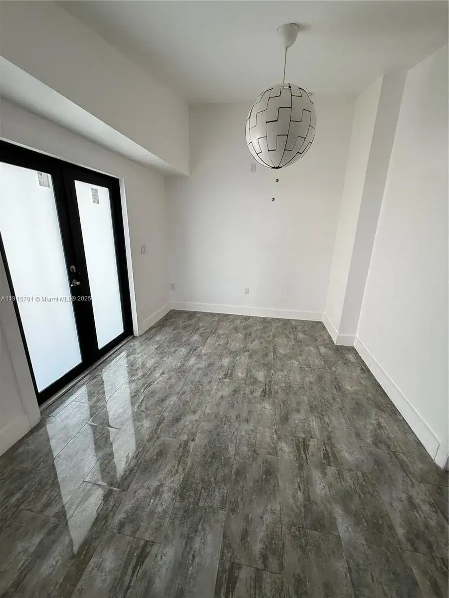 19754 NW 61st Ave, Hialeah FL 33015 photo 5