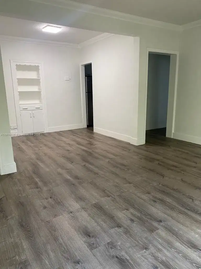 6805 Abbott Ave # 7, Miami Beach FL 33141 photo 2