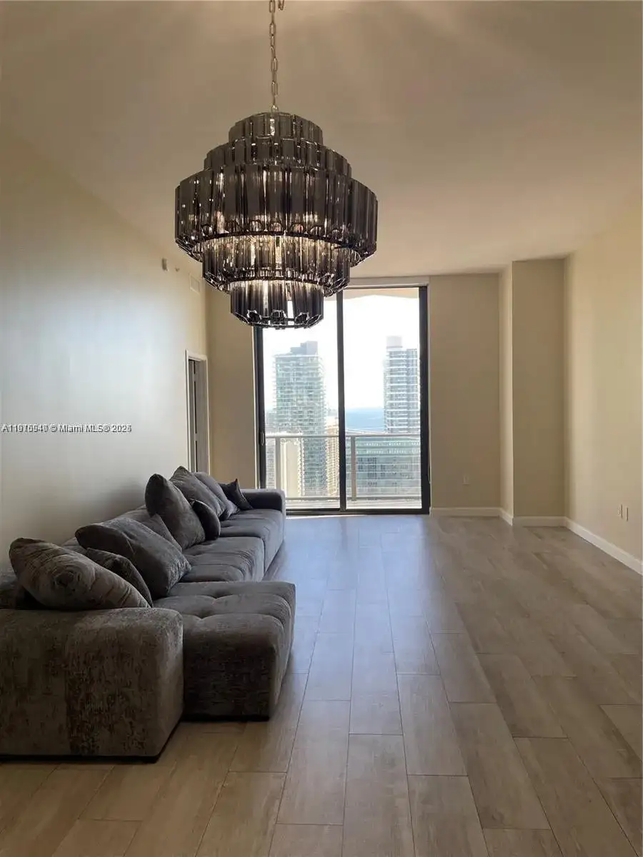 55 SW 9th St # 4304, Miami FL 33130 photo 3