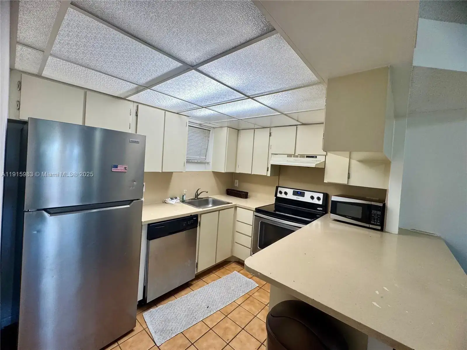 8290 Lake Dr # 320, Doral FL 33166 photo 2