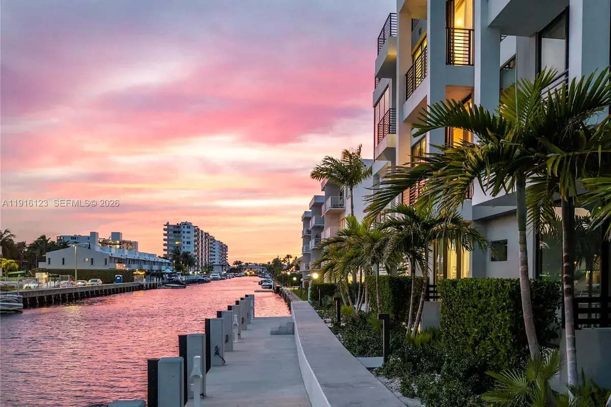 4098 NE 167 ST # 9, North Miami Beach FL 33160
